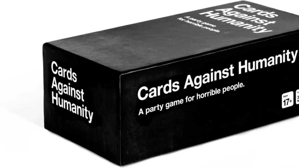 Cartas contra la humanidad. Divertido juego de mesa de humor negro para jugar en grupo con amigos o familia